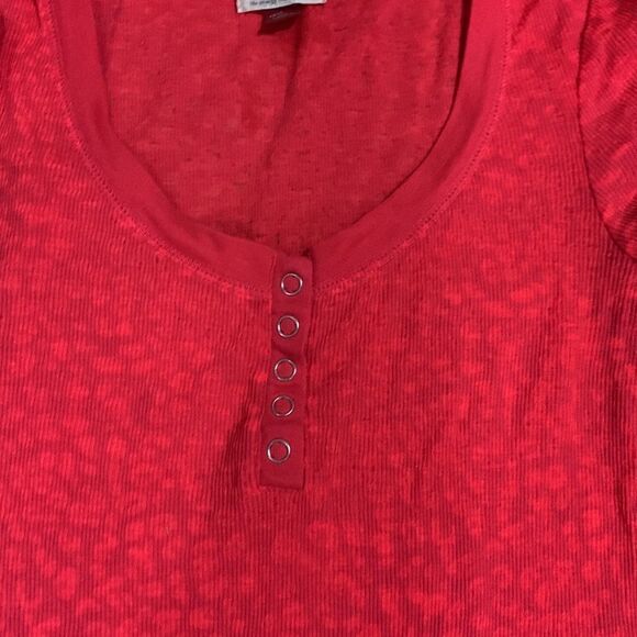 Bundle Green and Hot Pink Tops - Picture 5 of 11